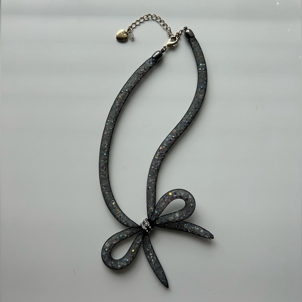 betsey johnson crystal bow collar necklace